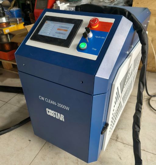 Máy Laser tẩy rỉ sắt 2000W